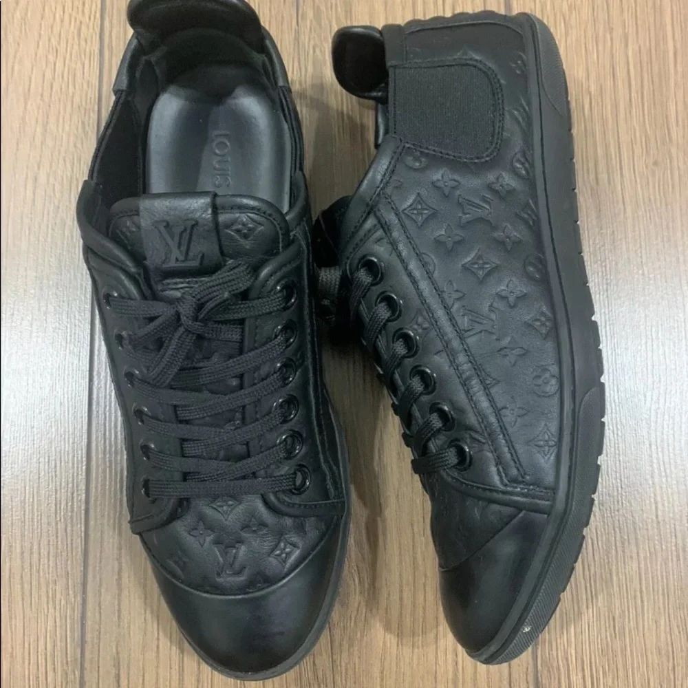 Louis Vuitton
Black Womens Leather Punchy‎ Monogram Sneakers - Picture 4 of 11